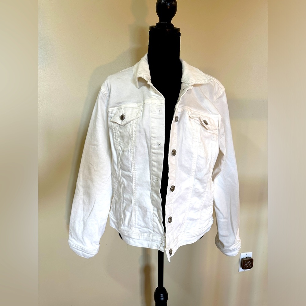 Maurice’s Size L White Jean Jacket